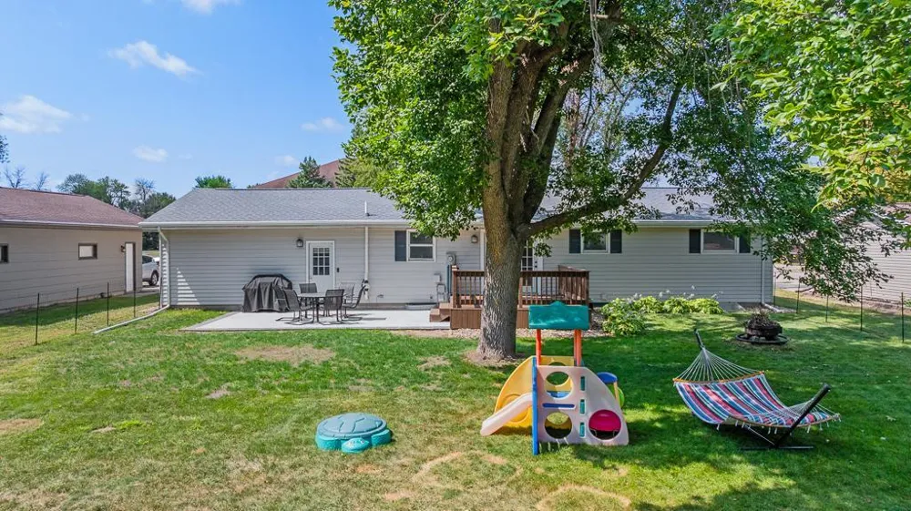 807 Hackberry Drive Marshall, MN 56258