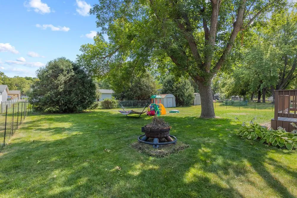 807 Hackberry Drive Marshall, MN 56258