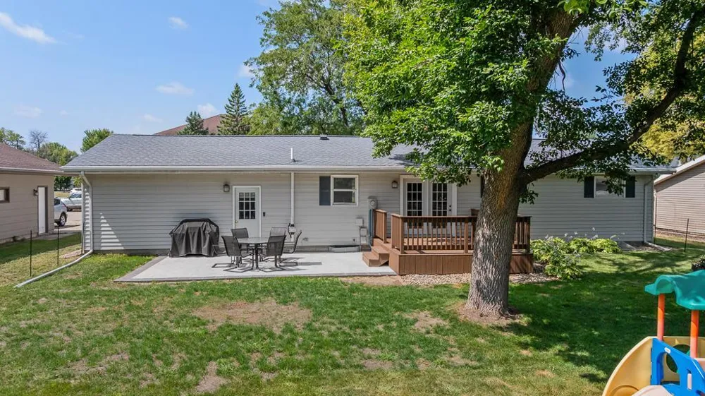 807 Hackberry Drive Marshall, MN 56258