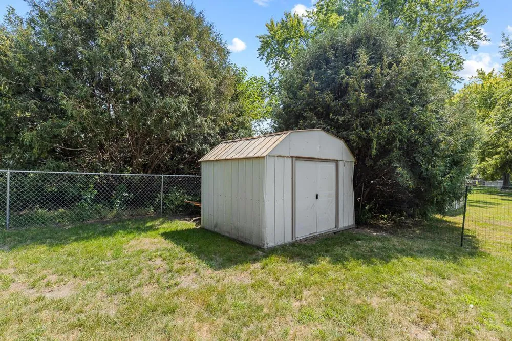 807 Hackberry Drive Marshall, MN 56258