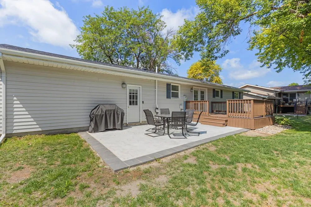 807 Hackberry Drive Marshall, MN 56258