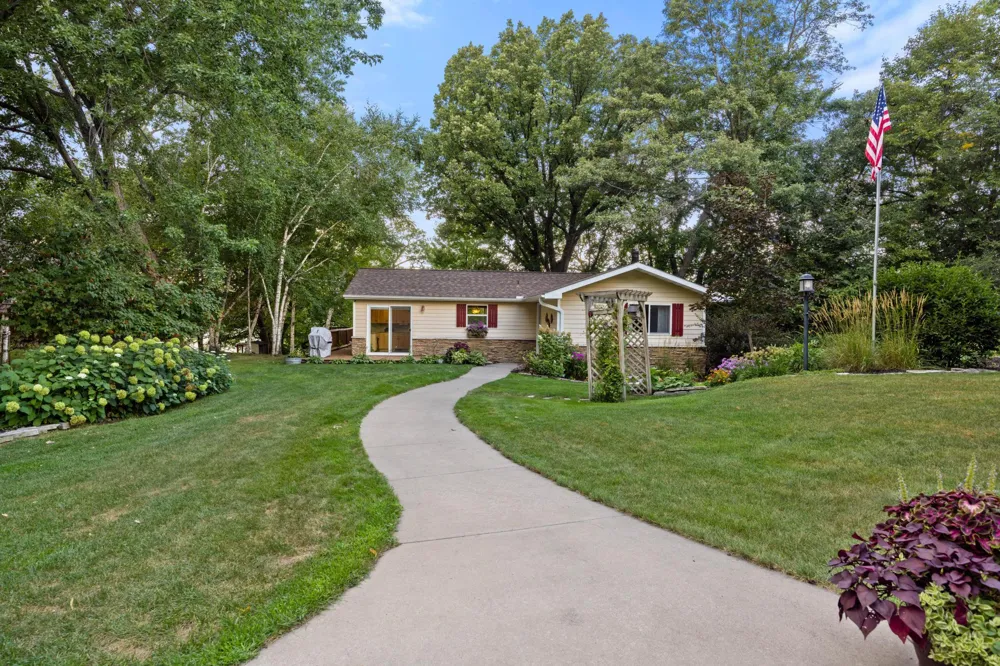 28094 Yak Street NW Zimmerman, MN 55398