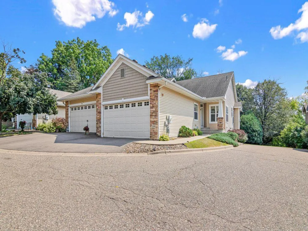198 Thompson Avenue E West Saint Paul, MN 55118