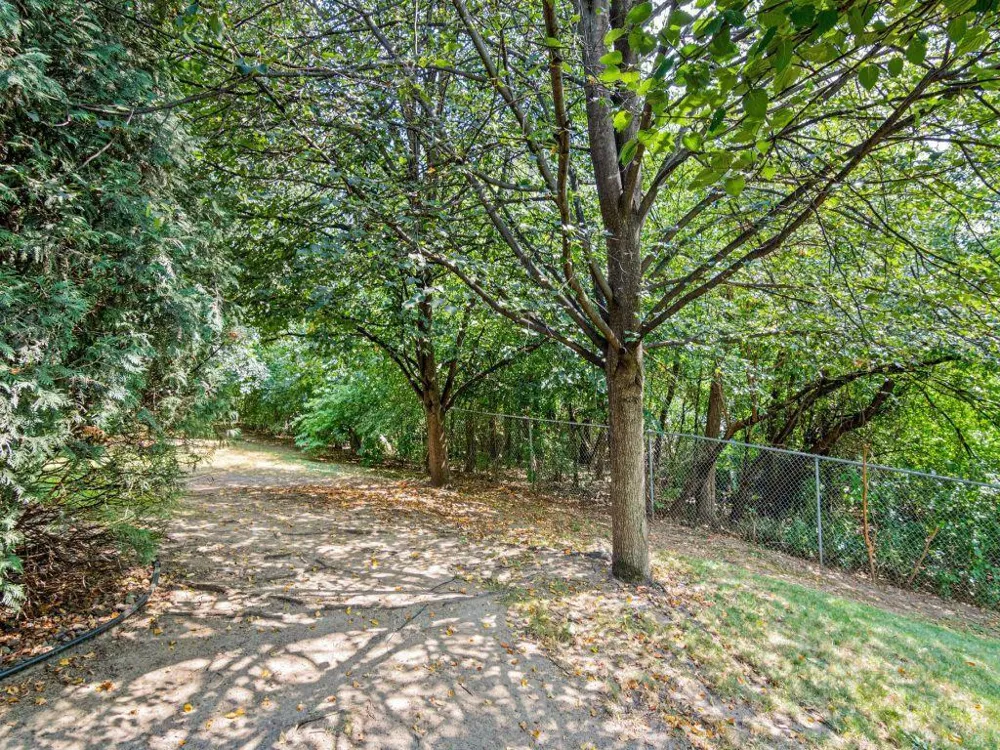 198 Thompson Avenue E West Saint Paul, MN 55118