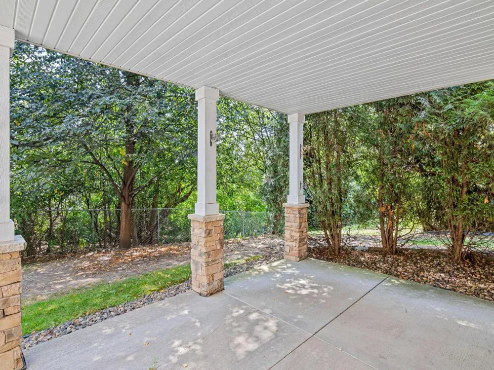 198 Thompson Avenue E West Saint Paul, MN 55118