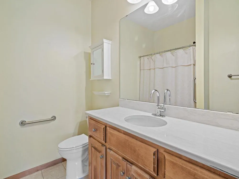 198 Thompson Avenue E West Saint Paul, MN 55118
