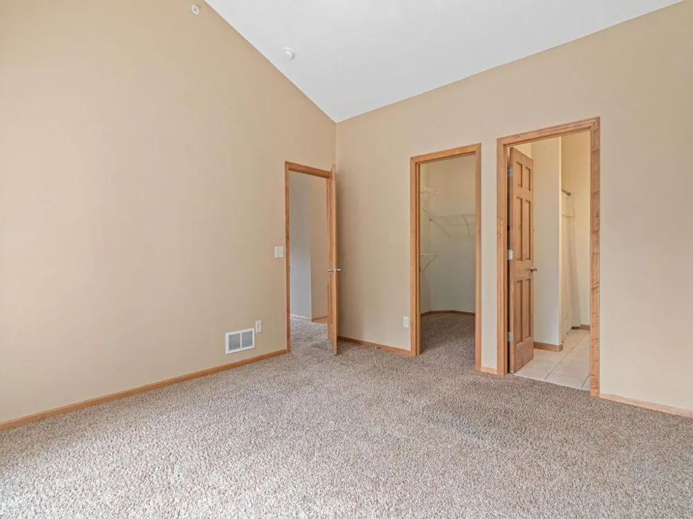 198 Thompson Avenue E West Saint Paul, MN 55118
