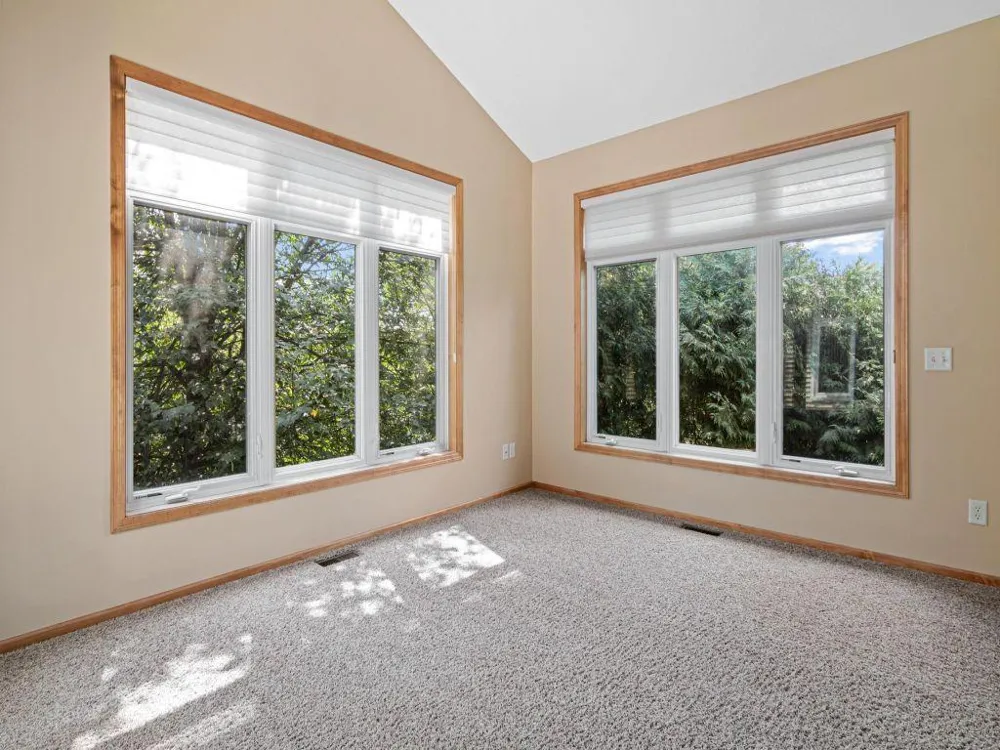 198 Thompson Avenue E West Saint Paul, MN 55118