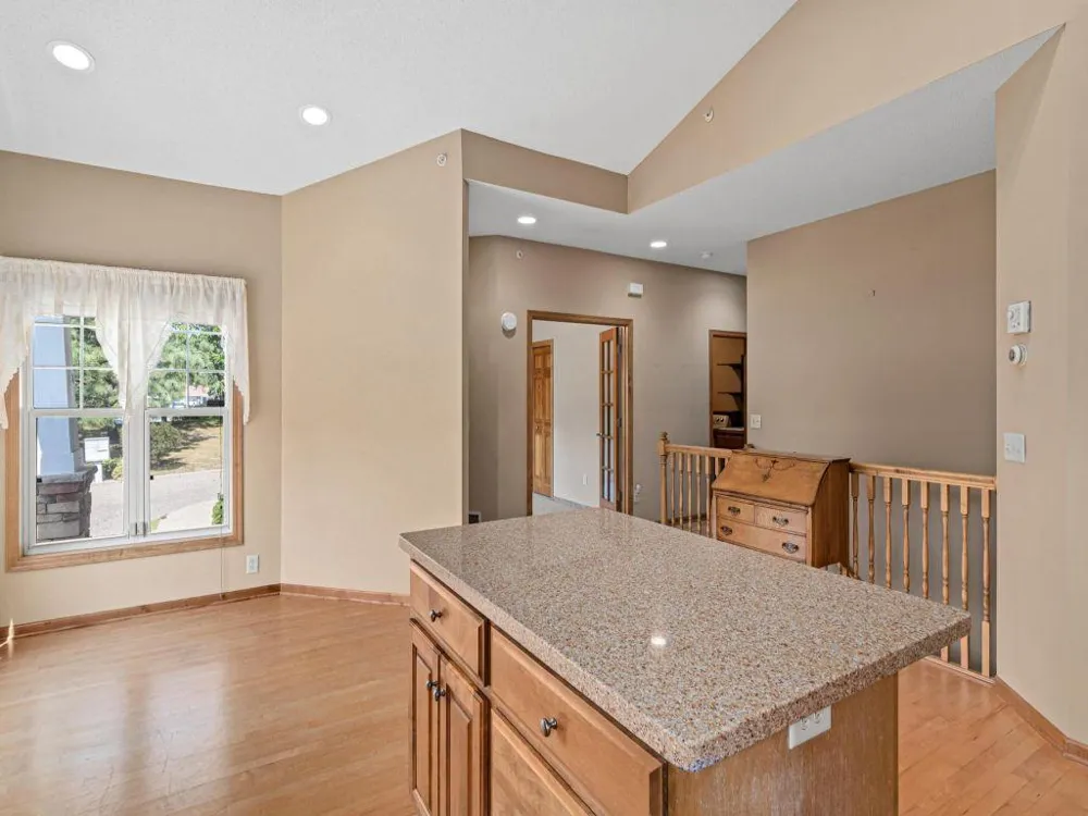 198 Thompson Avenue E West Saint Paul, MN 55118