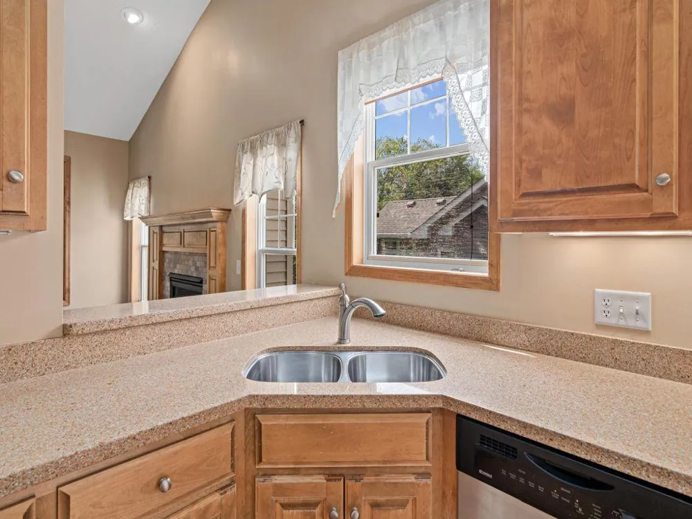 198 Thompson Avenue E West Saint Paul, MN 55118