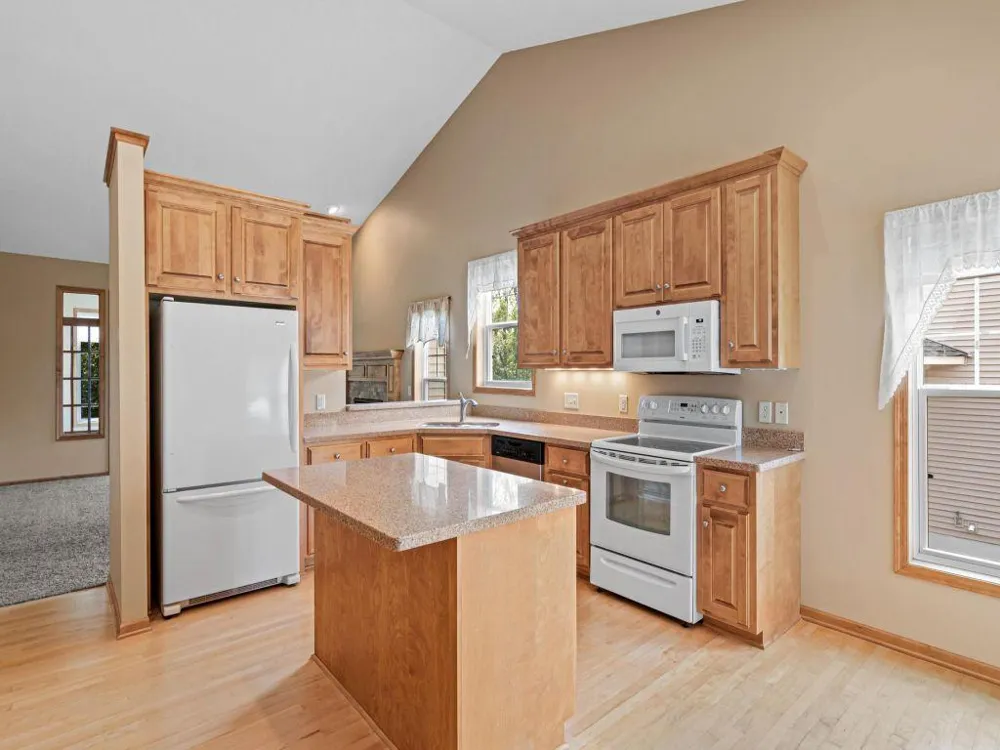 198 Thompson Avenue E West Saint Paul, MN 55118