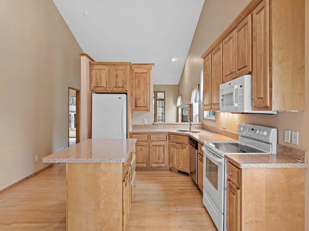 198 Thompson Avenue E West Saint Paul, MN 55118