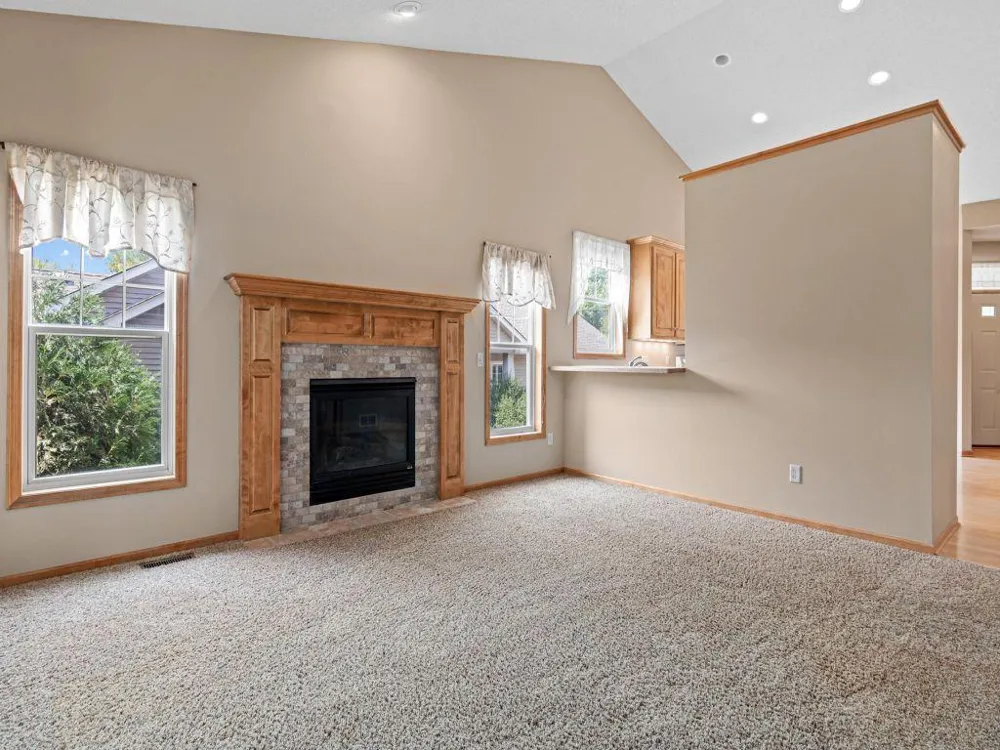 198 Thompson Avenue E West Saint Paul, MN 55118