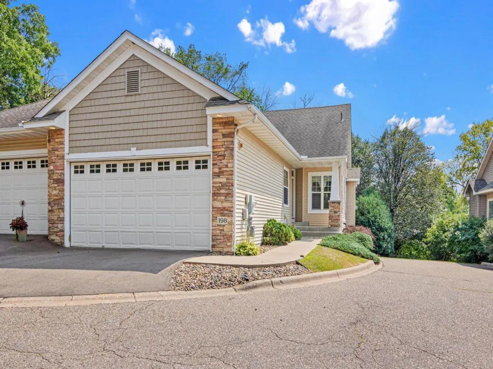 198 Thompson Avenue E West Saint Paul, MN 55118