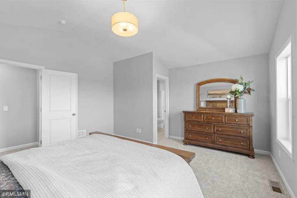 10832 165th Avenue NW Elk River, MN 55330