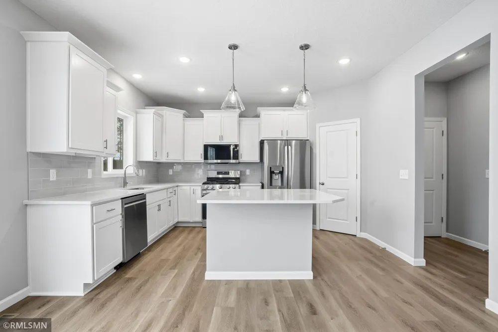 10816 165th Avenue NW Elk River, MN 55330