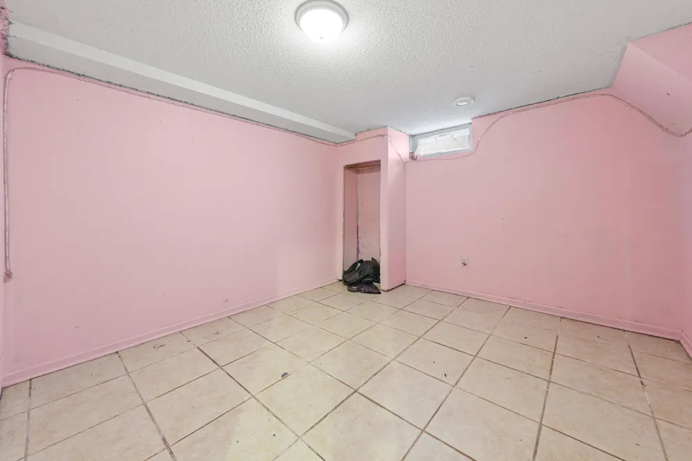 74 S Cordova Avenue Le Center, MN 56057