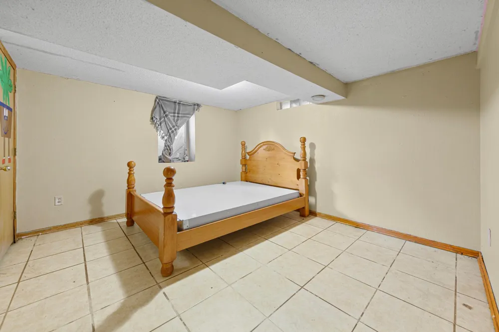74 S Cordova Avenue Le Center, MN 56057