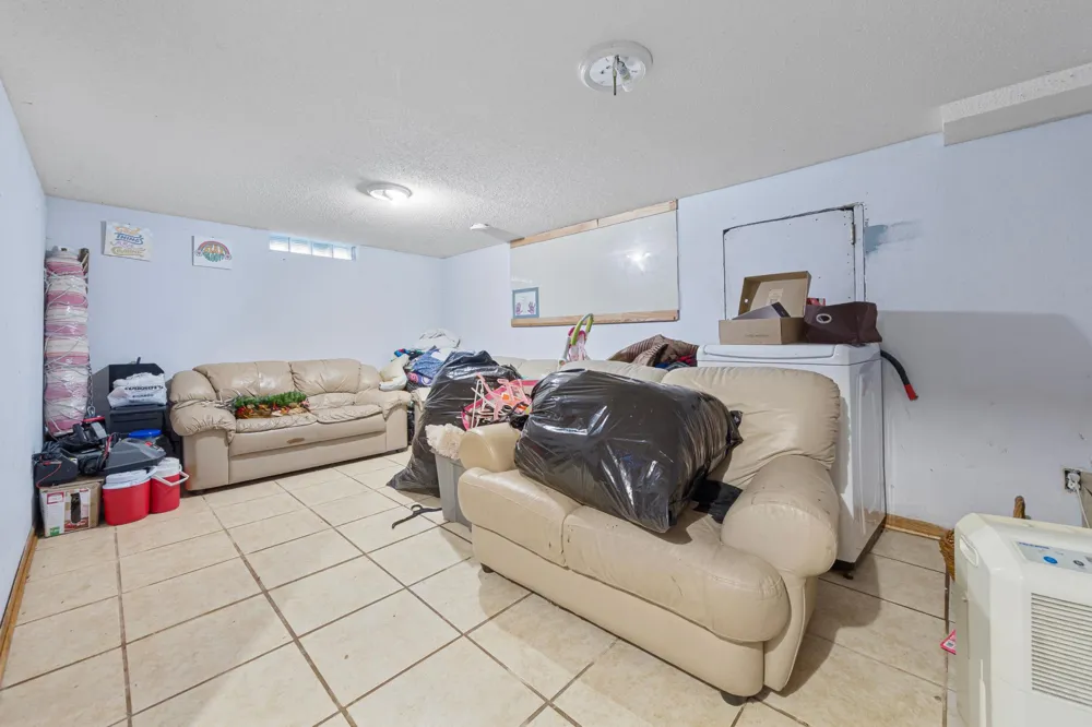 74 S Cordova Avenue Le Center, MN 56057