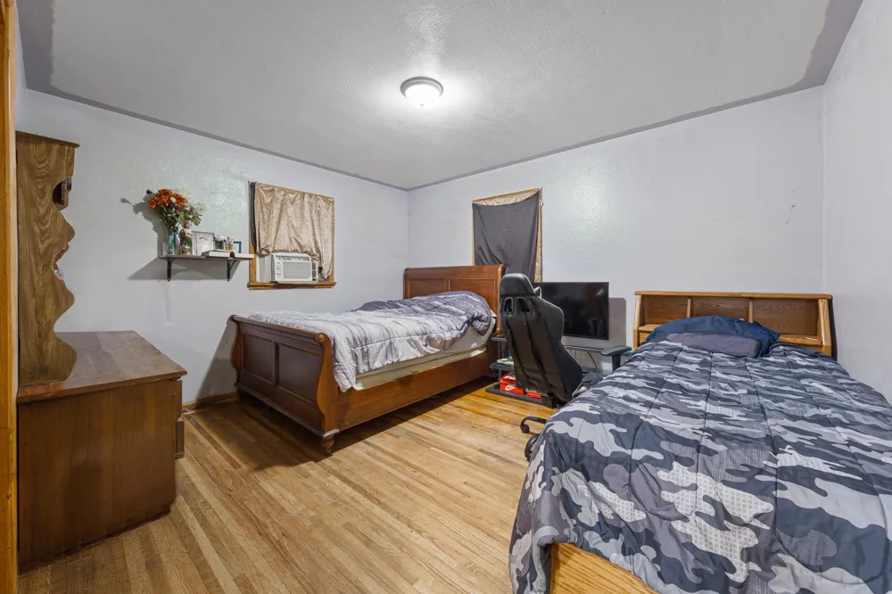 74 S Cordova Avenue Le Center, MN 56057