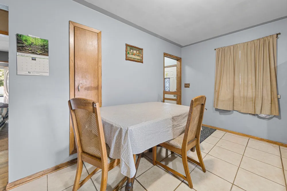 74 S Cordova Avenue Le Center, MN 56057