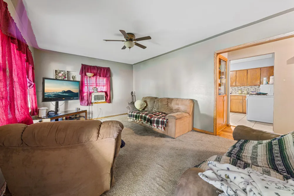 74 S Cordova Avenue Le Center, MN 56057