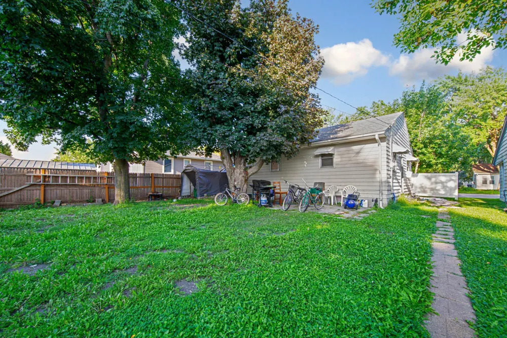 74 S Cordova Avenue Le Center, MN 56057