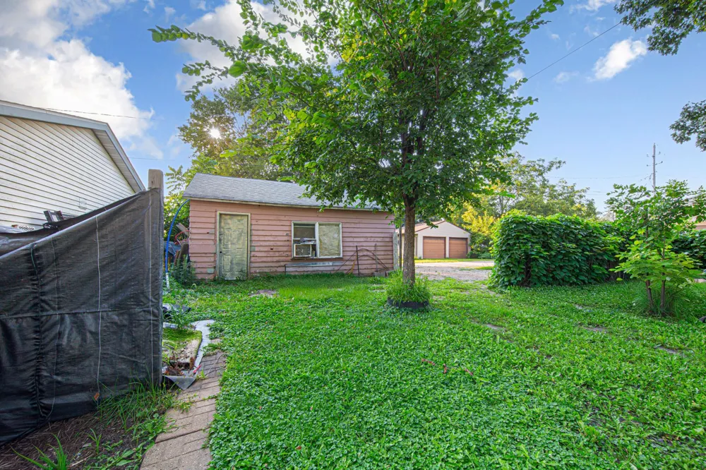 74 S Cordova Avenue Le Center, MN 56057