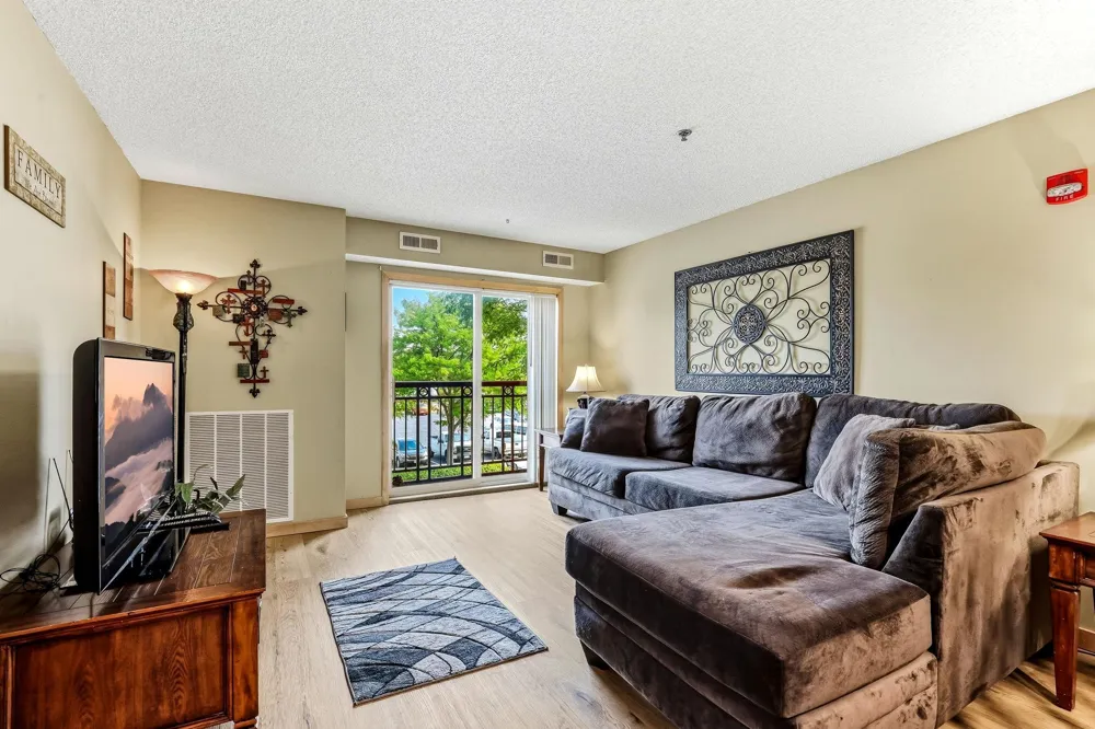 4845 W 123rd Street #201 Savage, MN 55378