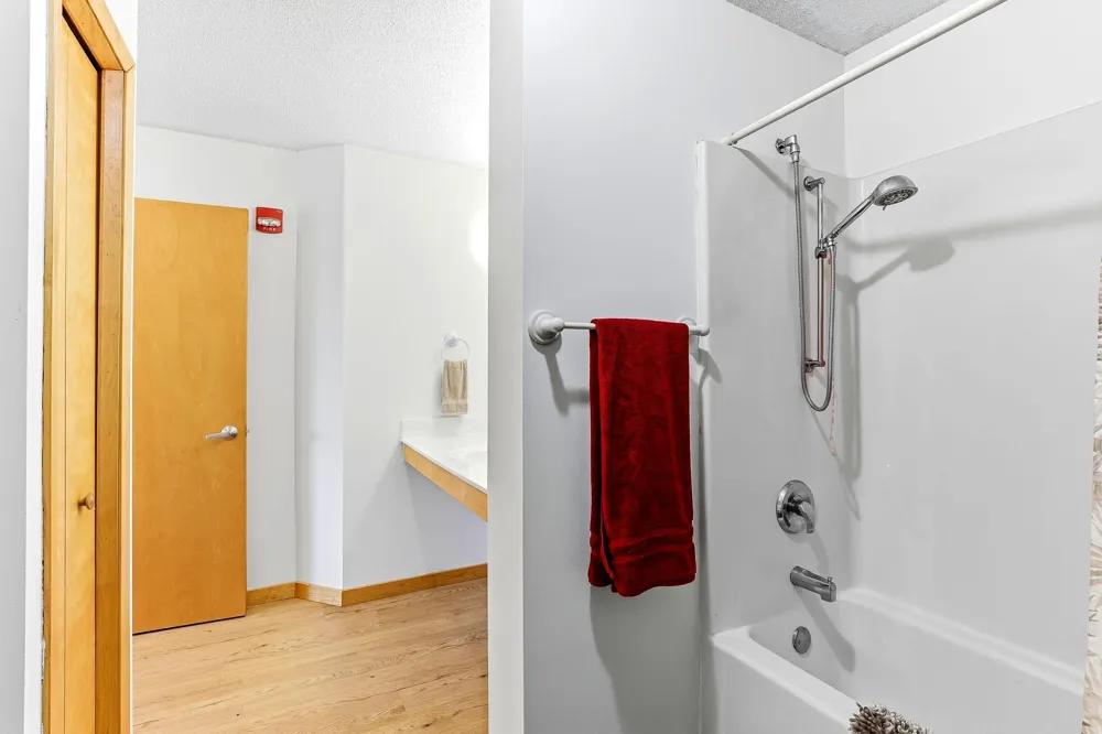 4845 W 123rd Street #201 Savage, MN 55378