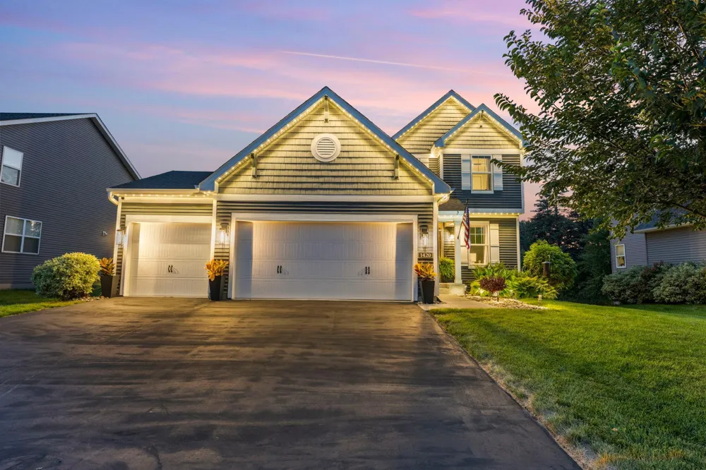 1420 Summit Court Stillwater, MN 55082