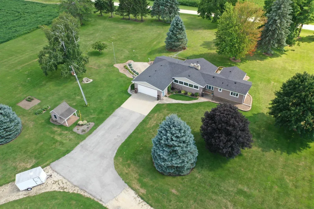 4900 42 Highway NE Eyota, MN 55934