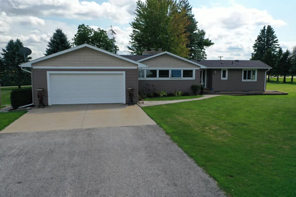 4900 42 Highway NE Eyota, MN 55934
