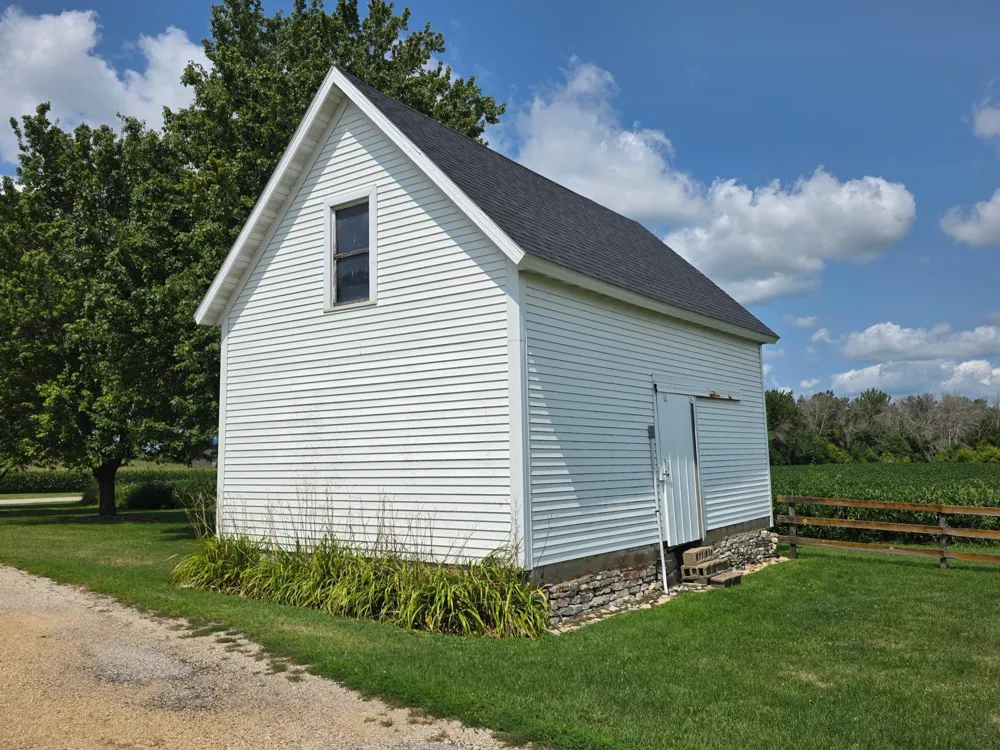 4900 42 Highway NE Eyota, MN 55934