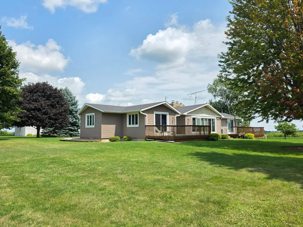 4900 42 Highway NE Eyota, MN 55934