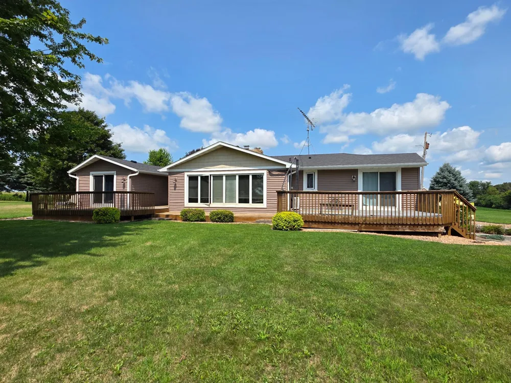 4900 42 Highway NE Eyota, MN 55934