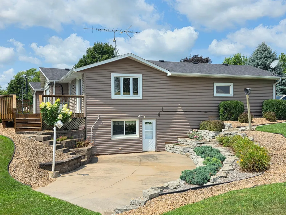 4900 42 Highway NE Eyota, MN 55934