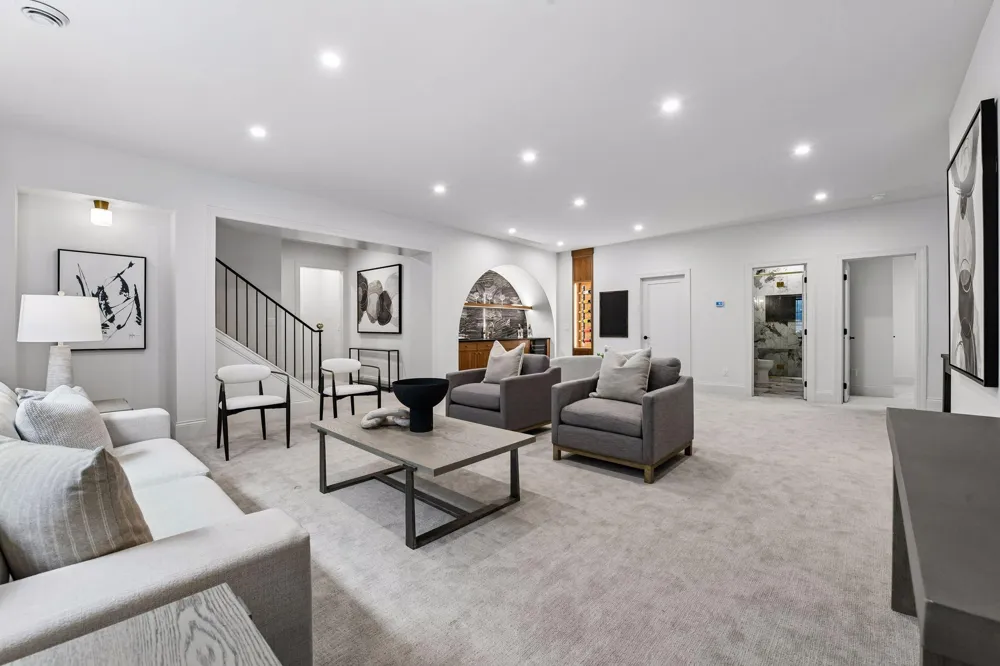 5925 Chowen Avenue S Edina, MN 55410