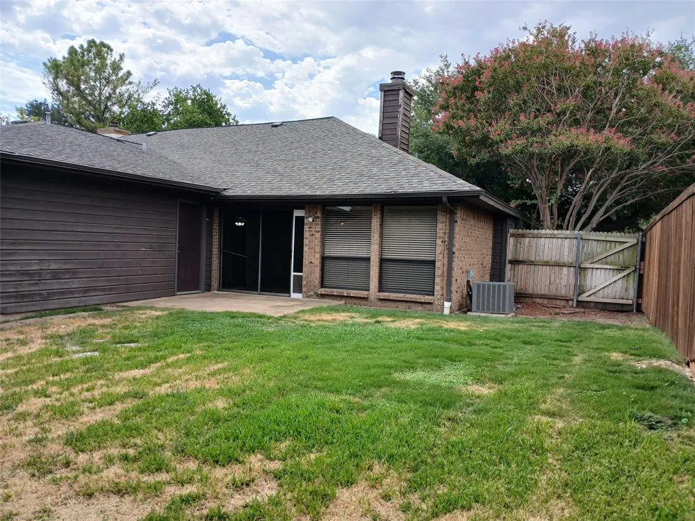 133 Oakbrook Coppell, TX 75019