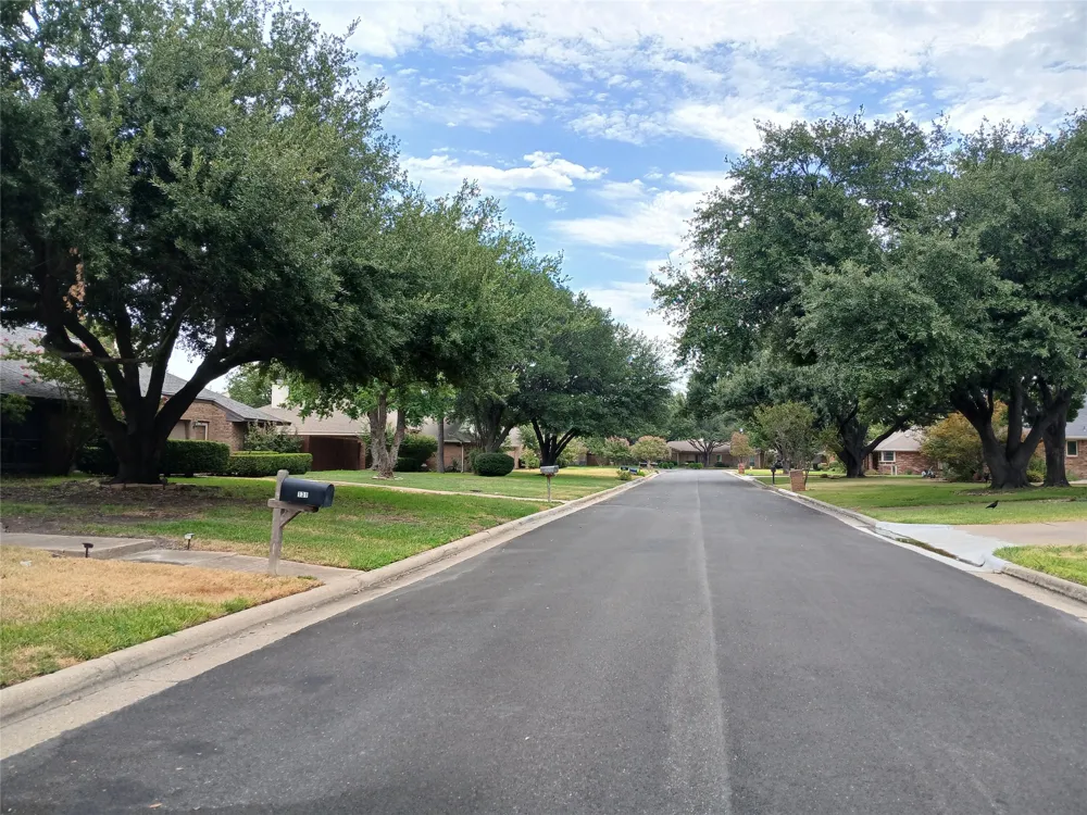 133 Oakbrook Coppell, TX 75019