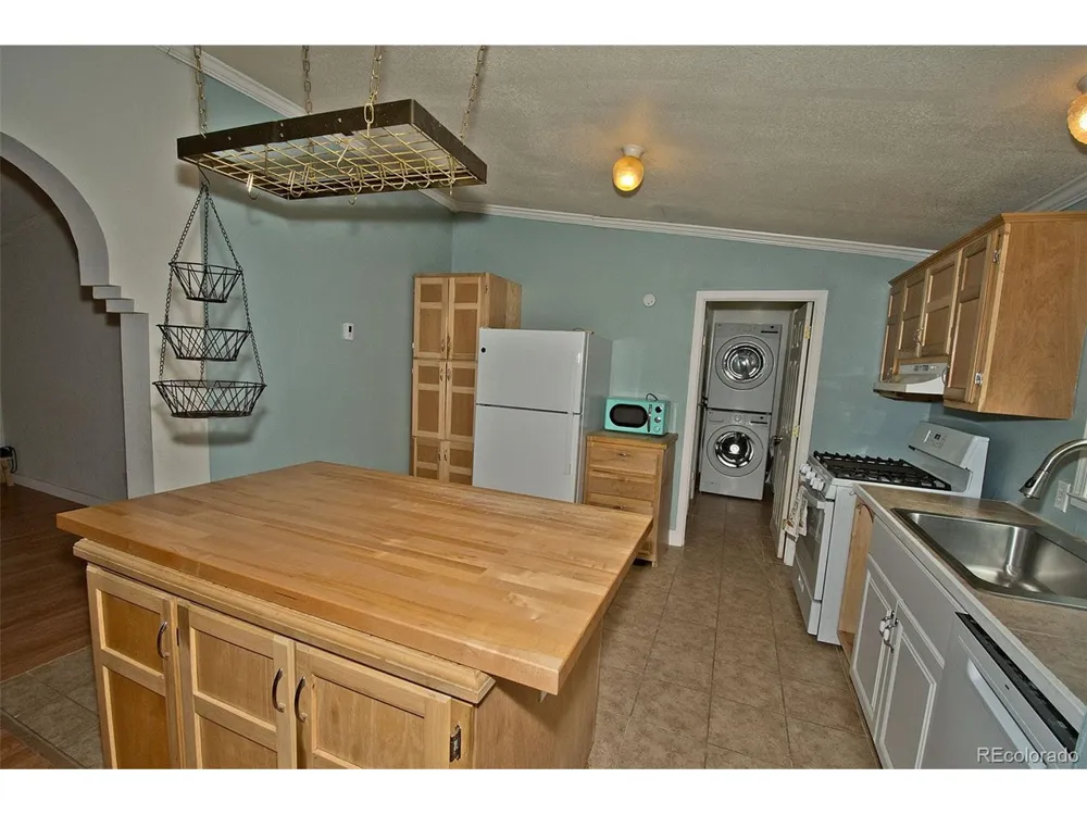 2077 Medicine Bow Overlook Crestone, CO 81131