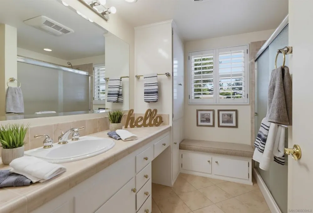 16422 Sarape Dr San Diego, CA 92128