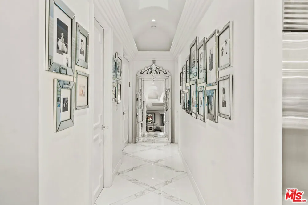 1455 Rising Glen Road Los Angeles, CA 90069