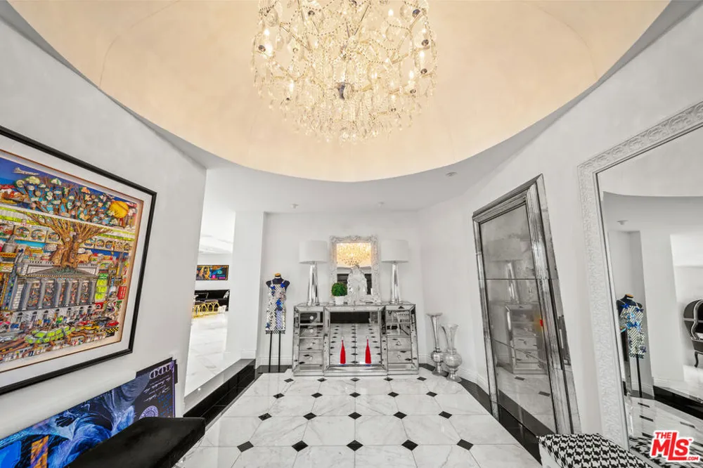 1455 Rising Glen Road Los Angeles, CA 90069