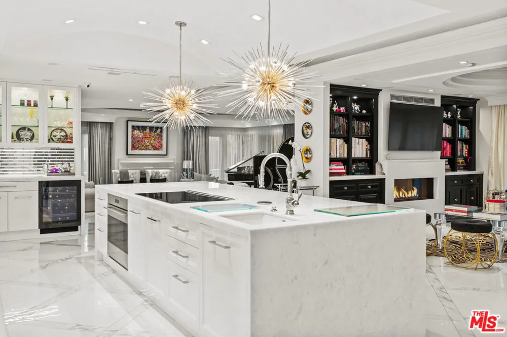1455 Rising Glen Road Los Angeles, CA 90069