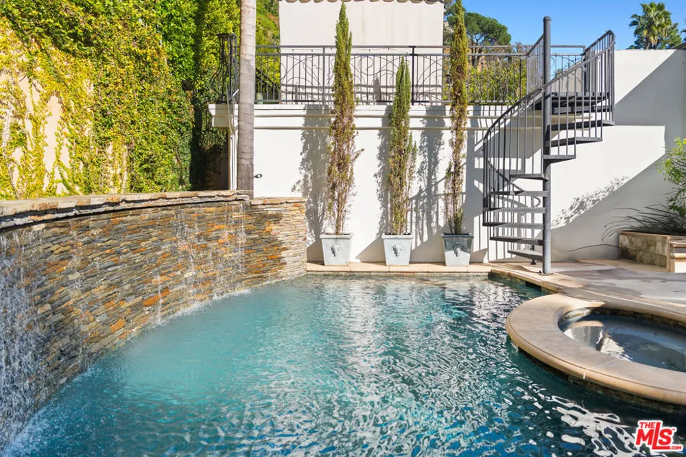 1455 Rising Glen Road Los Angeles, CA 90069