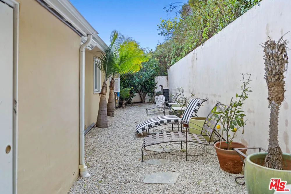 1455 Rising Glen Road Los Angeles, CA 90069