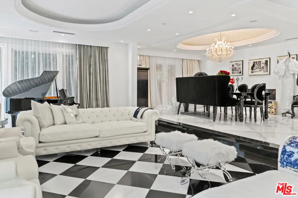 1455 Rising Glen Road Los Angeles, CA 90069