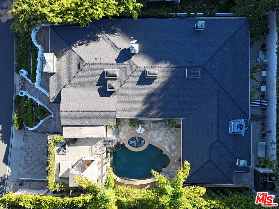 1455 Rising Glen Road Los Angeles, CA 90069