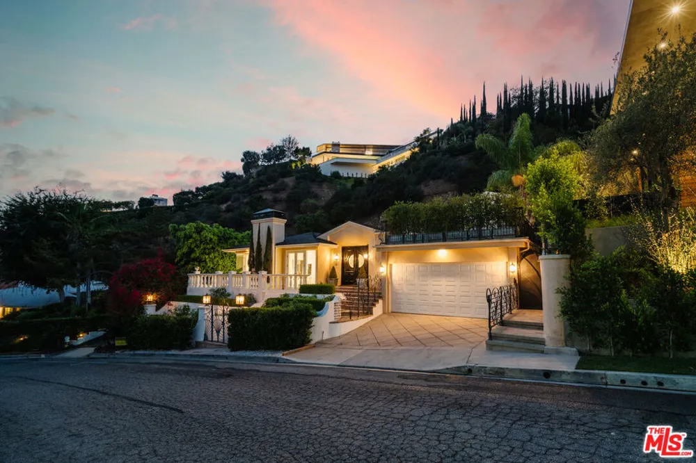 1455 Rising Glen Road Los Angeles, CA 90069